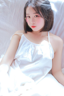 一个人晚上偷偷看B站的直播应用